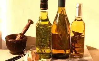 Винный уксус: виды, полезные свойства и применение